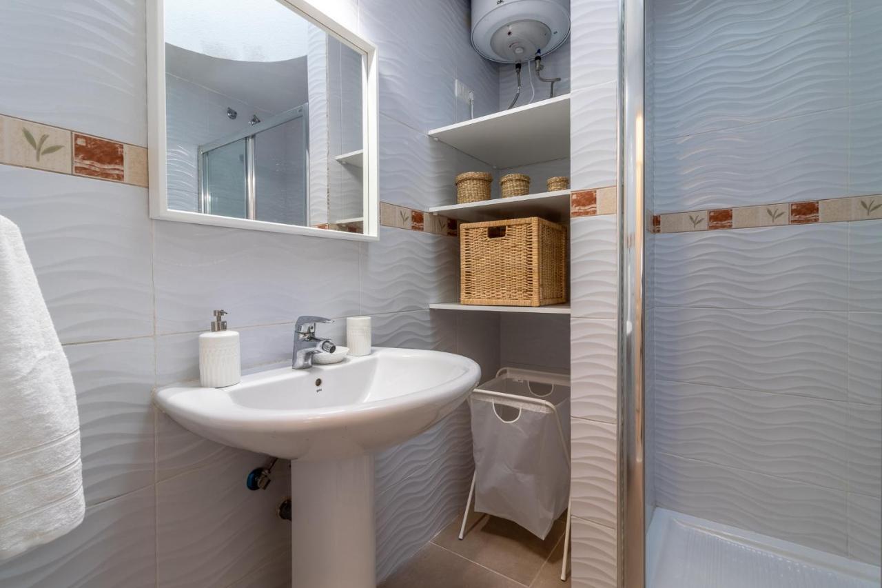 Вилла Flatguest Orinoco + Pool + Terrace + Garden Моган Экстерьер фото